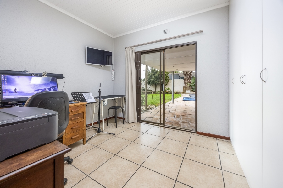To Let 3 Bedroom Property for Rent in Kenridge Western Cape